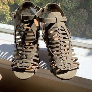 "D" Olive Green Strappy Suede Leather Sandals Shoes - 5-1/2” NWOT